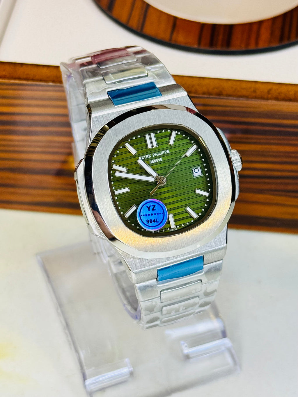 Patek Phillipe Nautilus (Green Dial- Silver Chain)