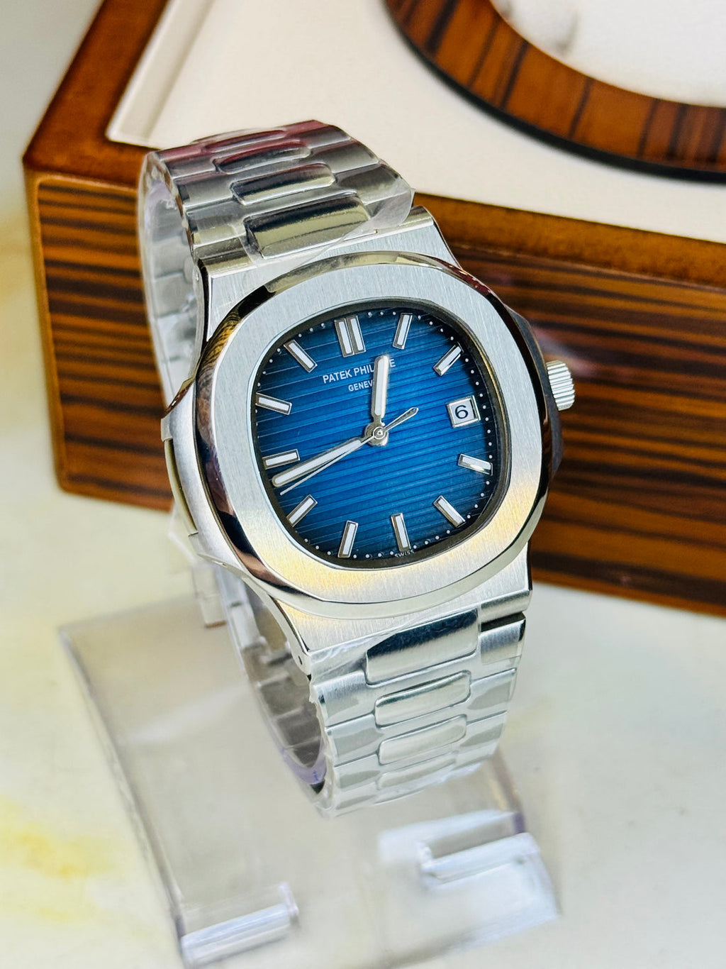 Patek Phillipe Nautilus (Blue Dial-Silver Chain)